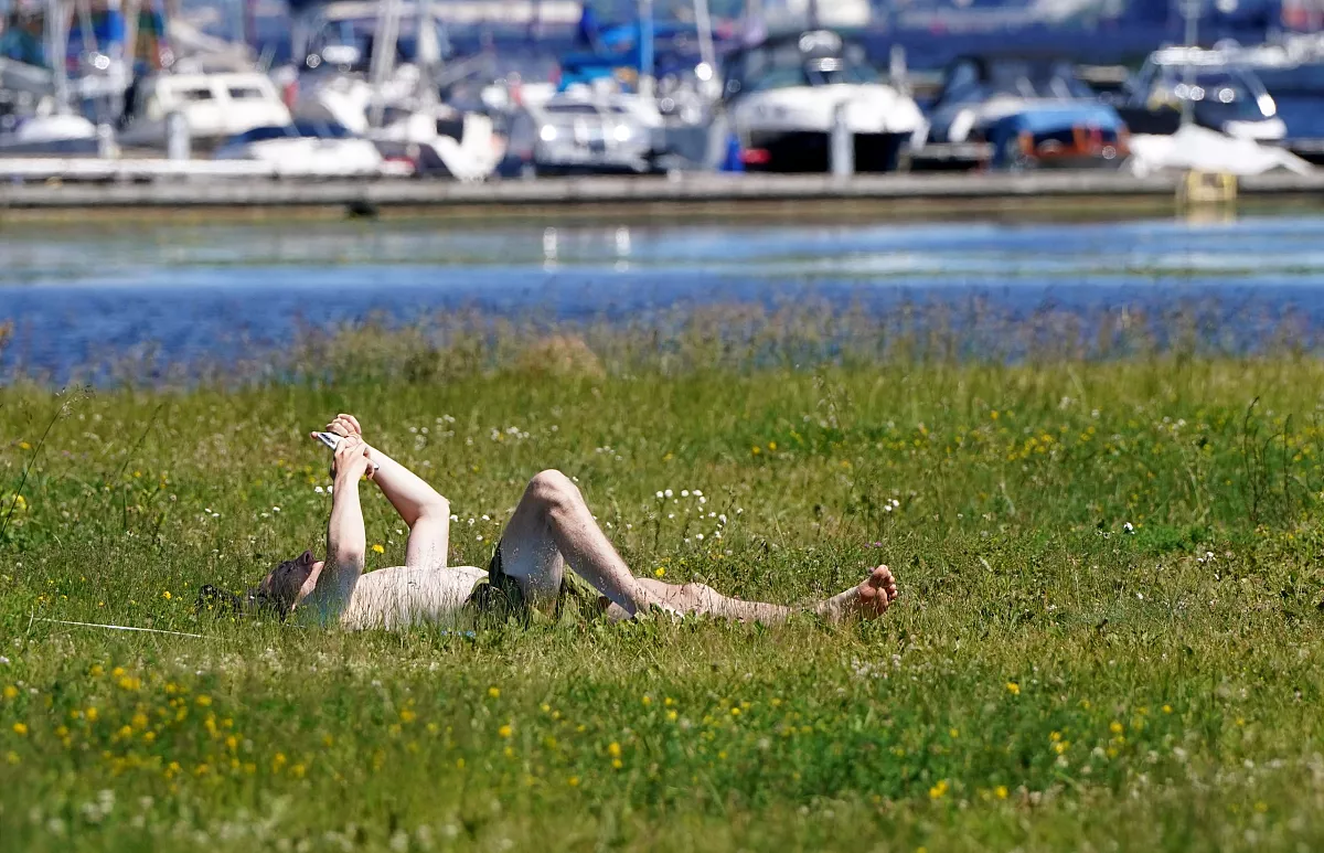 Piektdien brīžiem uzspīdēs saule un lietus mitēsies