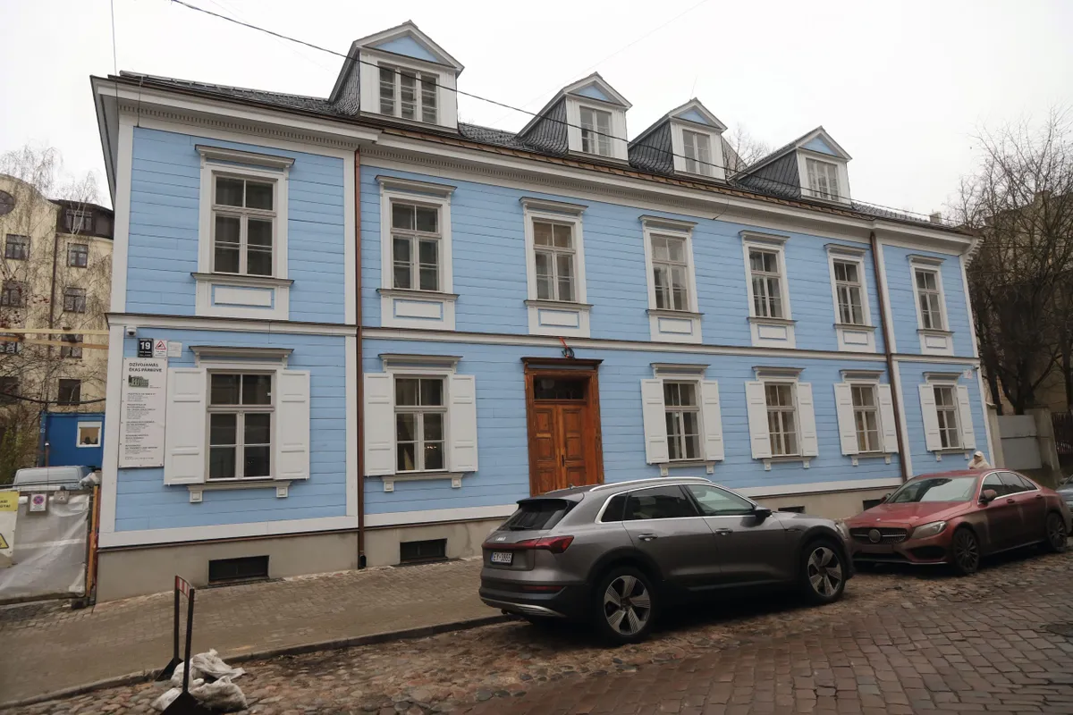 Baleta leģendai Barišņikovam dzīvokli Rīgā sagādā itāļu miljardiere