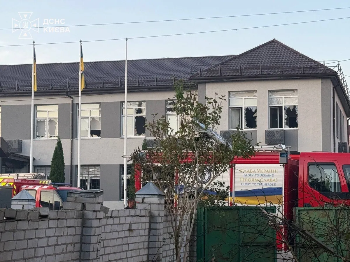 Под Киевом после удара РФ начался пожар с взрывами