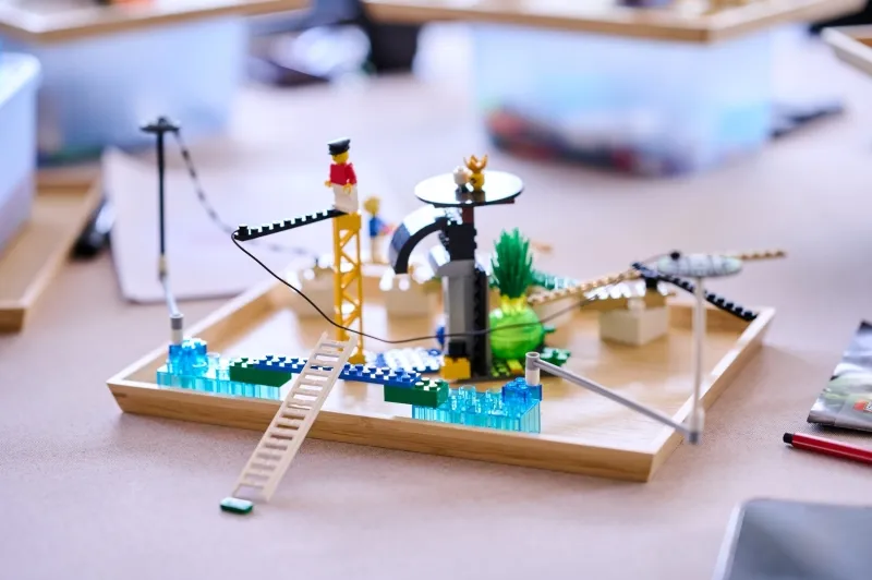Три дня играли с Lego: мероприятие Госканцелярии возмутило публику (ФОТО)