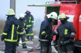 Из горящего здания в Елгаве спасены 10 человек: подробности