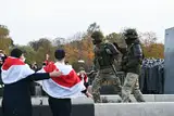 Допросы в клетке и угрозы смертной казнью: что происходит со студентами белорусского вуза в изгнании