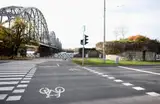 Надолго: на набережной 11 Ноября в Риге ограничат движение из-за строительства велодорожки