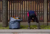Осенняя уборка без лишних расходов: где в Риге бесплатно примут листья