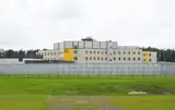 В новой Лиепайской тюрьме заключённые объявили голодовку; на что жалуются?