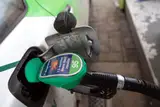 Два евро — ещё не предел. Топливо в Латвии может подорожать ещё на 10 центов