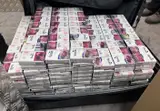 Спали прямо у станков: в Риге накрыли подпольный сигаретный завод