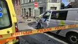Vairāku auto sadursmē Rīgas centrā cietušas divas policistes un vēl septiņi cilvēki