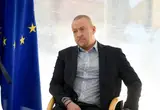 Буря снесла не только деревья: глава новостей Латвийского радио подал в отставку