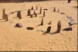 Спутники нашли в Сахаре почти 300 загадочных каменных кругов