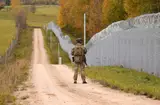 Собаки, дроны, спецоборудование: как полиция Эстонии помогает Латвии на границе