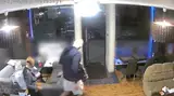 Возбуждено уголовное дело: полиция ищет двух человек с видео