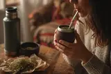 Не чай и почти кофе: что на самом деле происходит с организмом после чашки модного мате