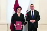 Diplomātu saldās dzīves rūgtā garoziņa
