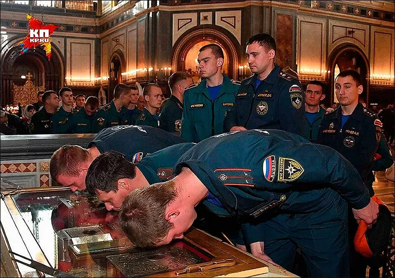 В Ленинской комнате армии XXI века