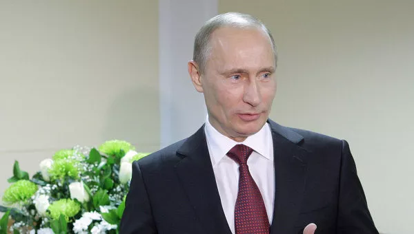 Путин первым поздравил женщин с 8 марта. Стихами! (видео)