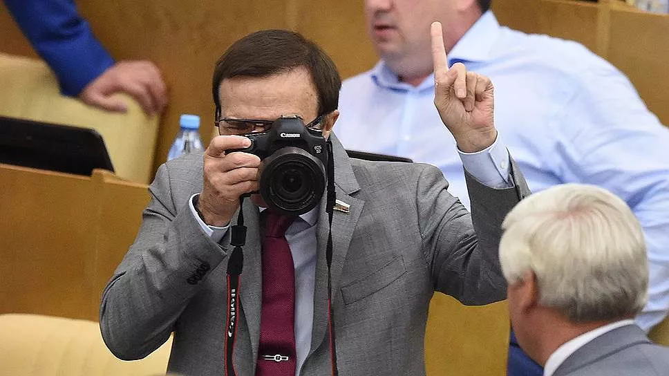 СМИ: кремлевских пропагандистов отправили в Белоруссию грамотно заполнять эфир