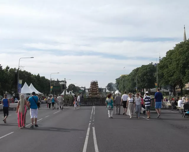 Уже завтра: в Риге ограничат движение транспорта на Лиго