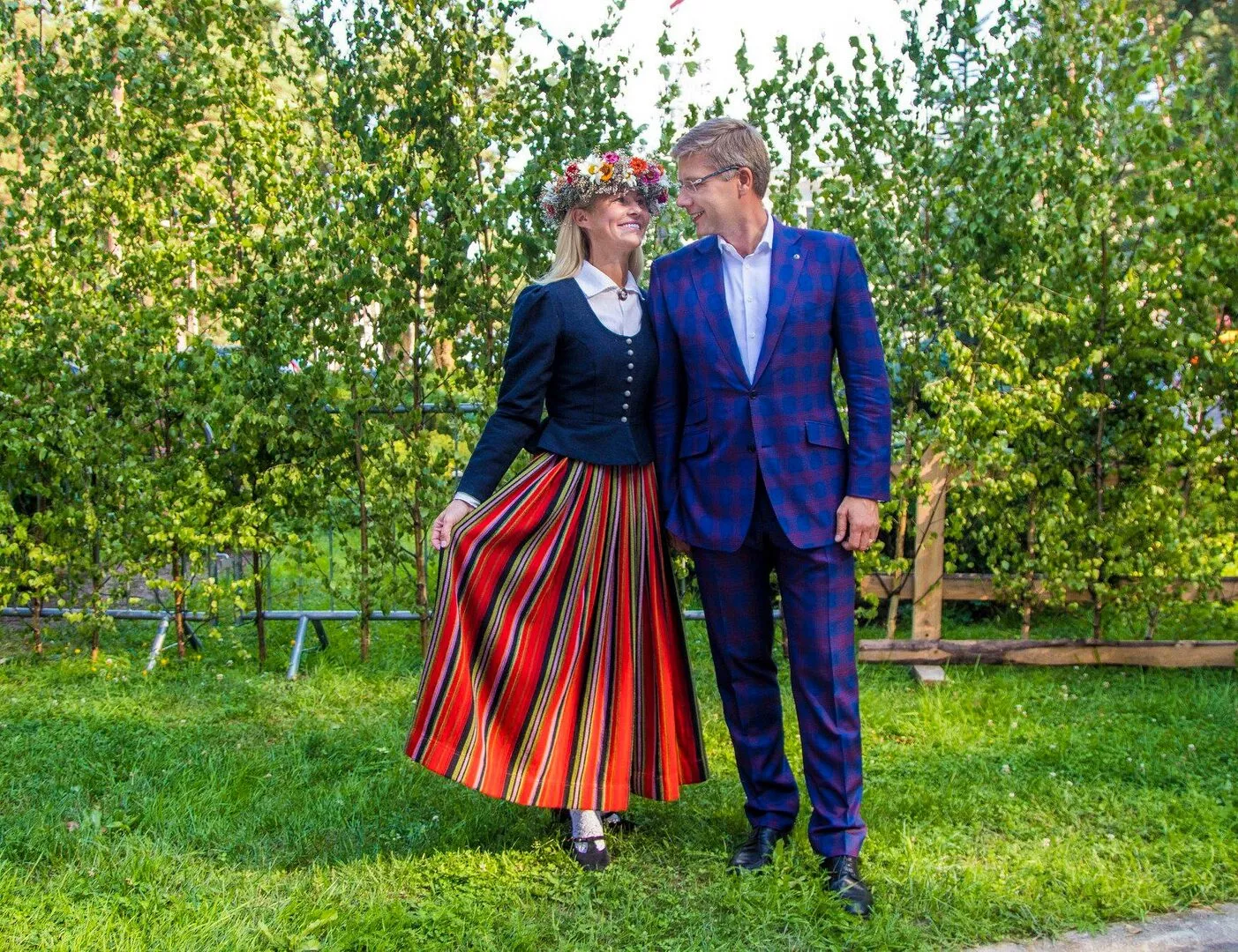 Ушаков: «Мне сказать жене, чтобы больше не надевала народный костюм?»