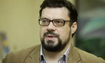 Политолог: картинка с негром всех обидела, а когда высмеивают русских — тишина