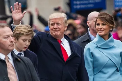 Трампа уличили в пережевывании записок