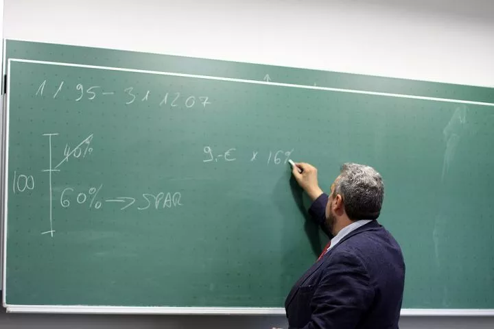 Охват вакцинацией в учебных заведениях достиг 80%, в детсадах — 74%