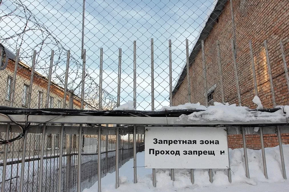 «В этот момент многие ходили под себя»: бывший заключенный рассказал о чудовищных пытках в омской колонии