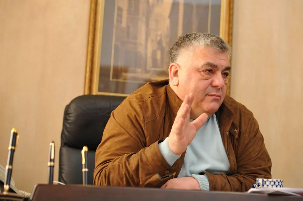 Евгений Гомберг: приедет арабский шейх и покажет нам небо в алмазах?