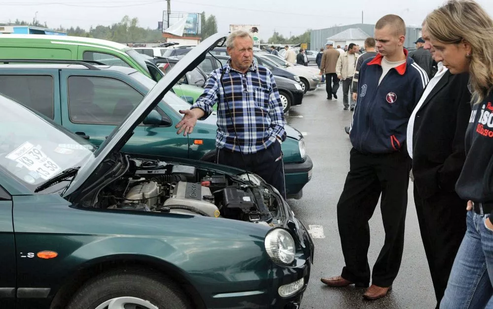 Латвийцы стали гораздо реже покупать новые авто