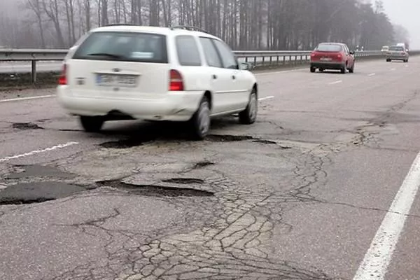 Опасными признаны 48 участков латвийских автодорог (карта)