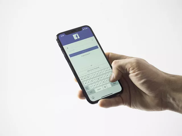 За вам следят? Как узнать, что о вас известно Facebook