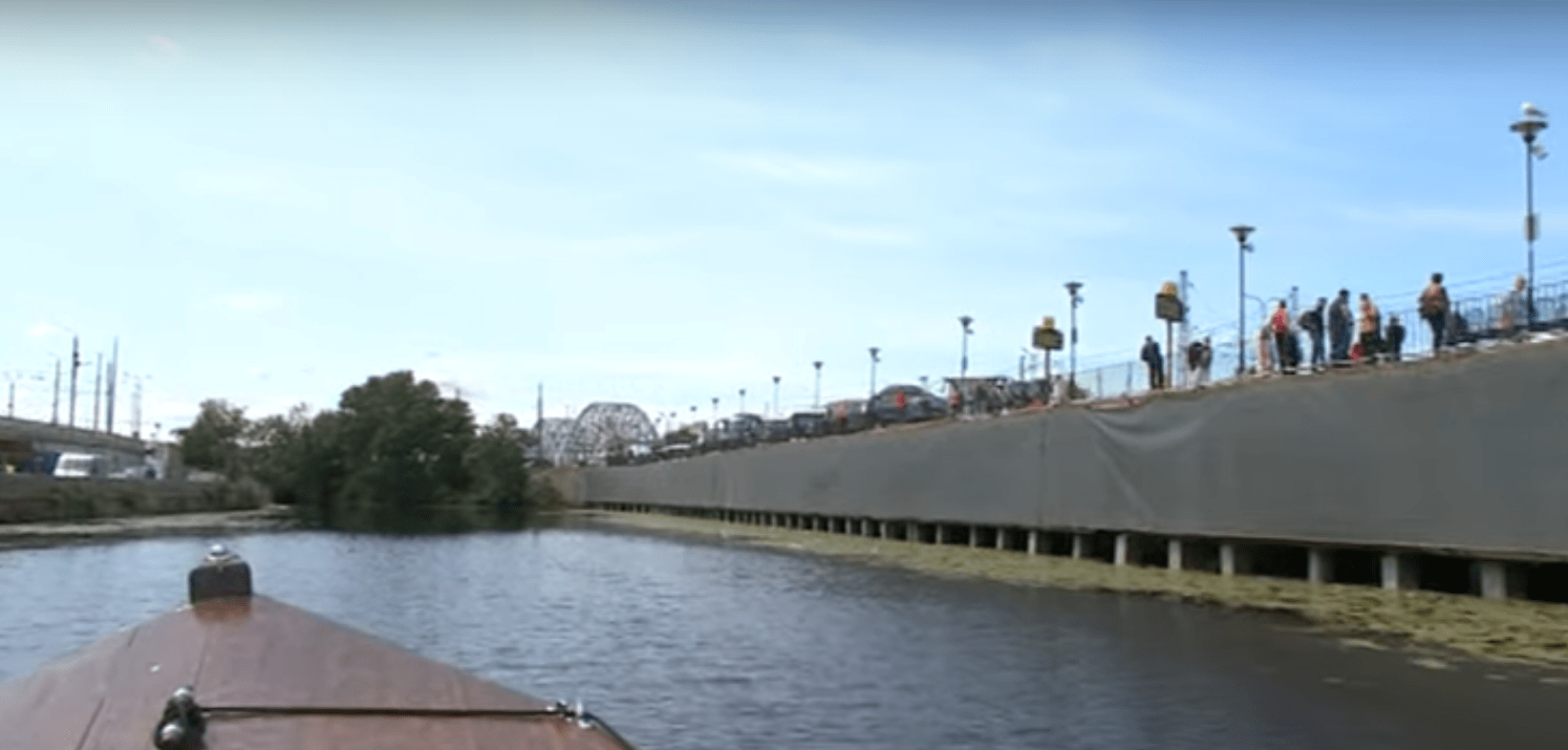 Смерть в городском канале: человека в воду кто-то толкнул