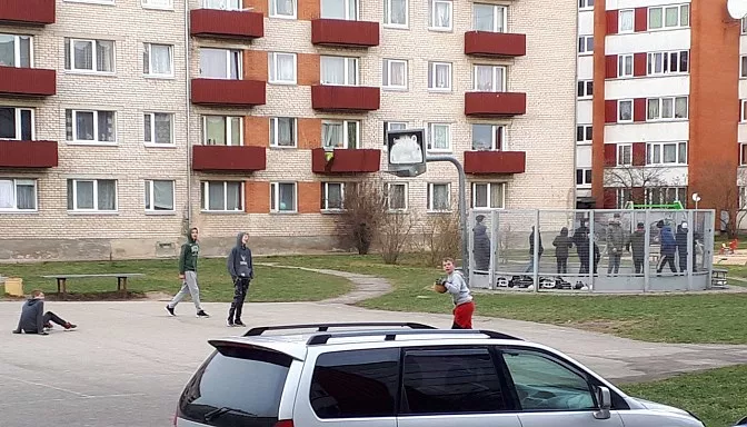 Лочмеле: в Риге долги за отопление — у примерно у 2000 многоквартирных домов