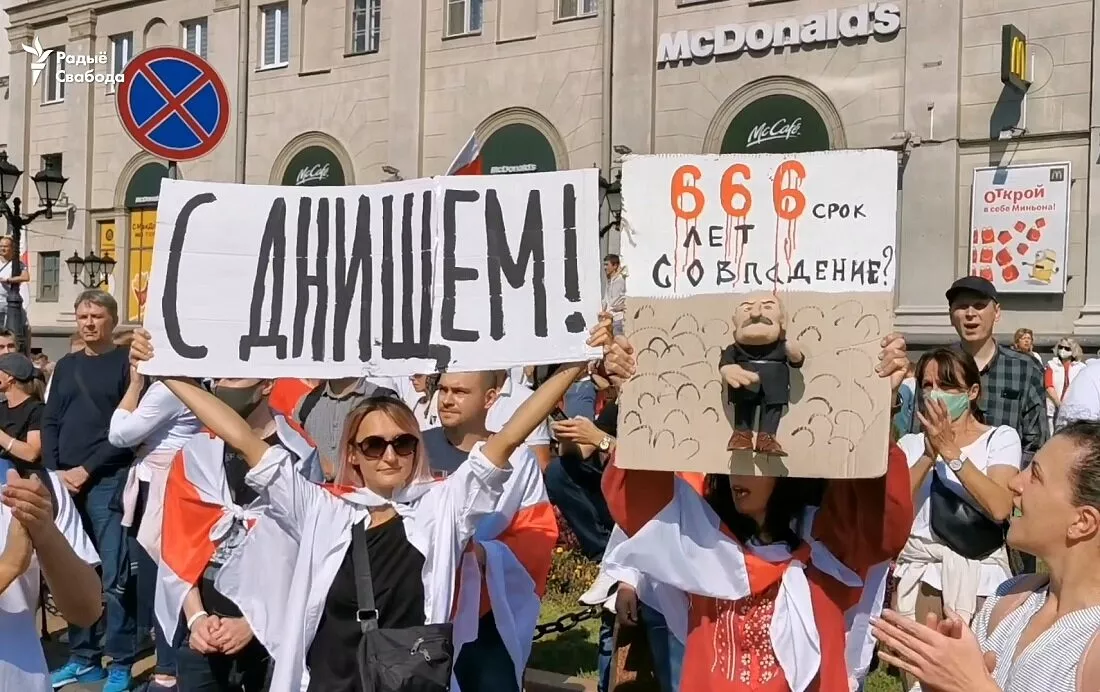 Миллион белорусов выходили на акции протеста, Лукашенко «не мог победить», большинство не хочет кризиса в экономике: исследование