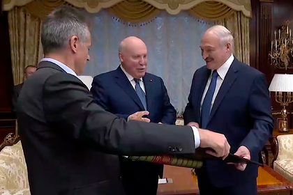 Посол России подарил Лукашенко карту Белоруссии в Российской империи