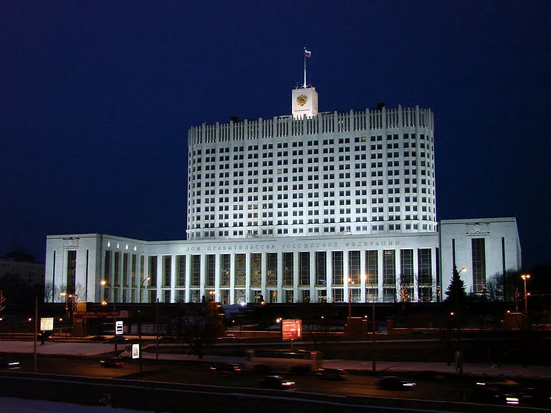 Россия: на борьбу с воронами на крыше правительства потратят почти 43 млн