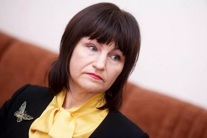 «Устойчивое общество может существовать только тогда, когда жителей Латвии не вынуждают уезжать»: Осипова