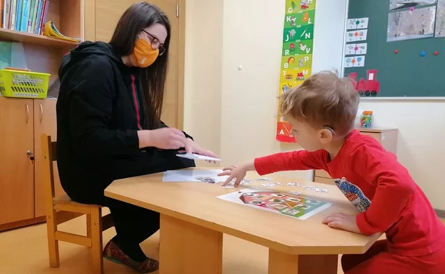 «Кричать, плакать или смеяться?» В соцсетях шокированы объявлением о вакансии в детском саду