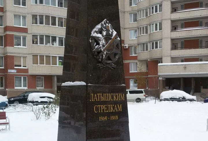 В России снесли памятник латышским стрелкам, а Латвии пушку в Екабпилсе не тронь? «Неакткарига» недоумевает