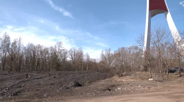 Дорогущие столбики попали на Закюсалу с кучей отходов: разбирается «Bez Tabu»