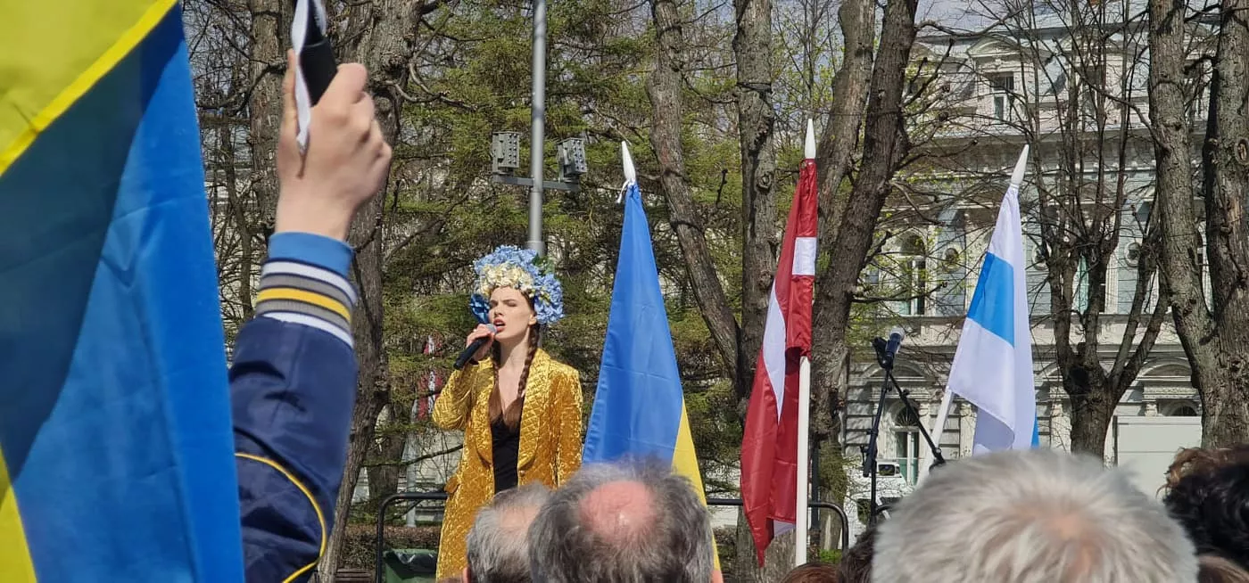 «Русский голос против войны»: участники митинга потребовали немедленно прекратить войну в Украине (фото)