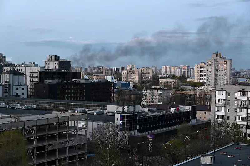 В Киеве прозвучали взрывы; есть попадание в объект критической инфраструктуры