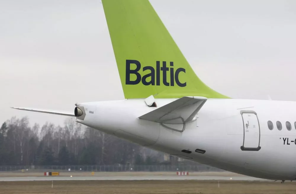 Русский не убрали, но украинский добавили: airBaltic расширил выбор языков на своем сайте