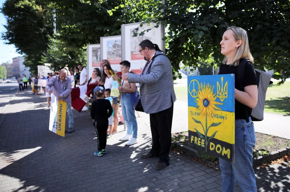 В Риге состоялся пикет в поддержку батальона «Азов»