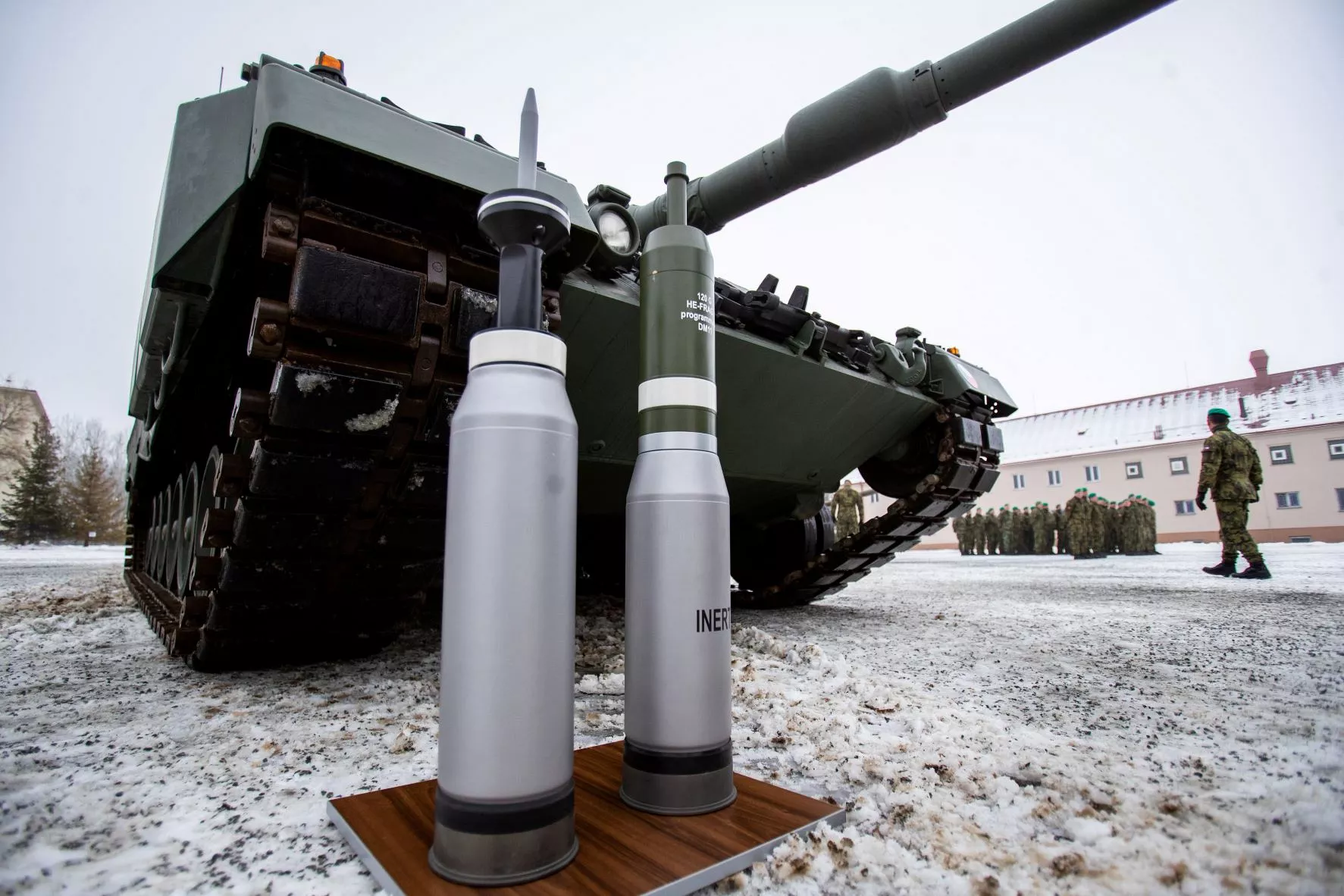 Германия разрешила передать танки Leopard Украине