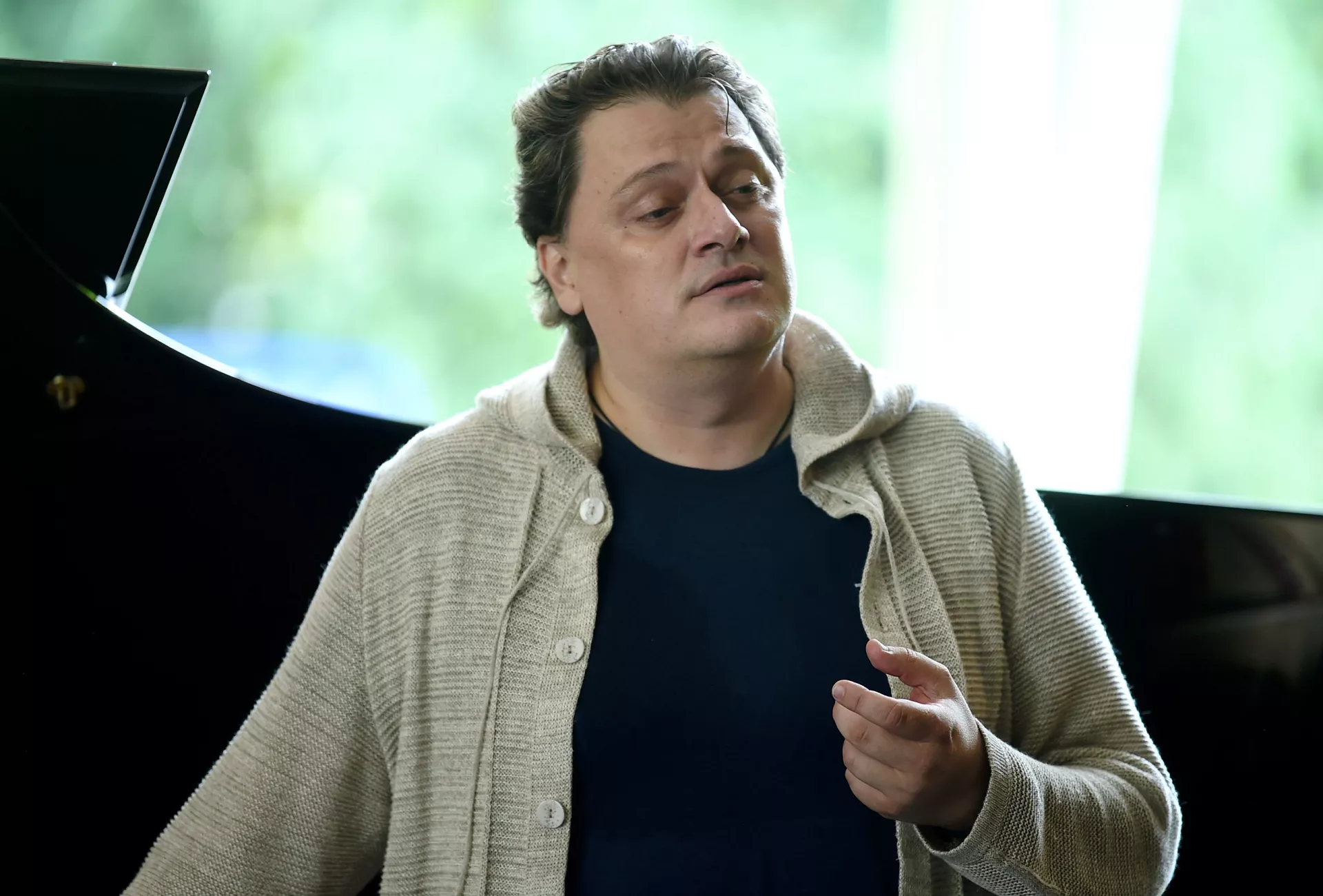 Посмотрите, кто поёт в нашей Опере! Мне в СГБ обращаться? Тенор Александр Антоненко о странном к себе отношении