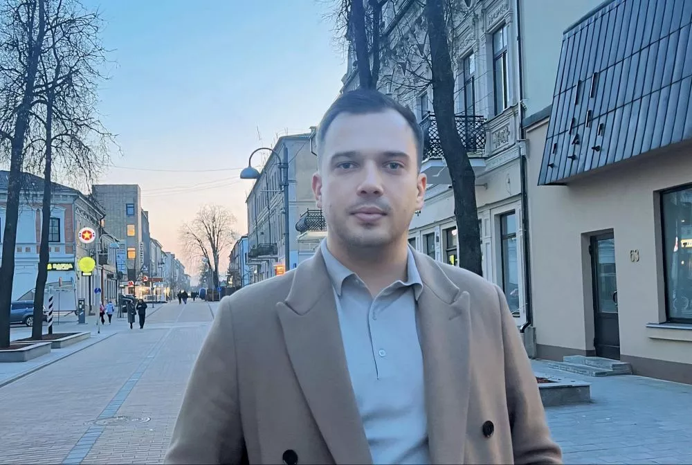 Андрей Козлов: «Они снова поиздевались!» Депутаты в Сейме «передумали» замораживать свои зарплаты