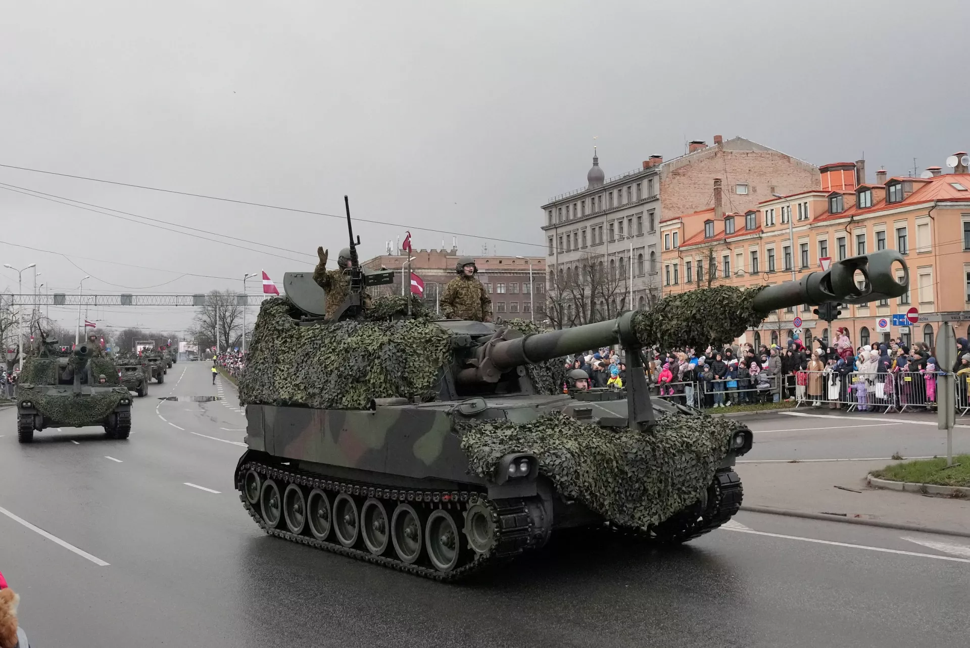 Ехал своими силами? Как происходила транспортировка танков после парада? ФОТО