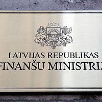 Экономика разгоняется, но инфляция съест рост. Прогноз инфляции повышен до 2,9 процента Экономика разгоняется, но инфляция съест рост. Прогноз инфляции повышен до 2,9 процента