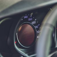 Плохо живем? За год в Латвии количество зарегистрированных новых авто выросло на 30 %